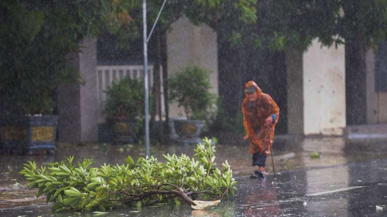 Βιετνάμ: Τρεις νεκροί και 13 τραυματίες από το πέρασμα του τυφώνα Κατζίκι - Μεγάλες ζημιές σε περίπου 7.000 σπίτια