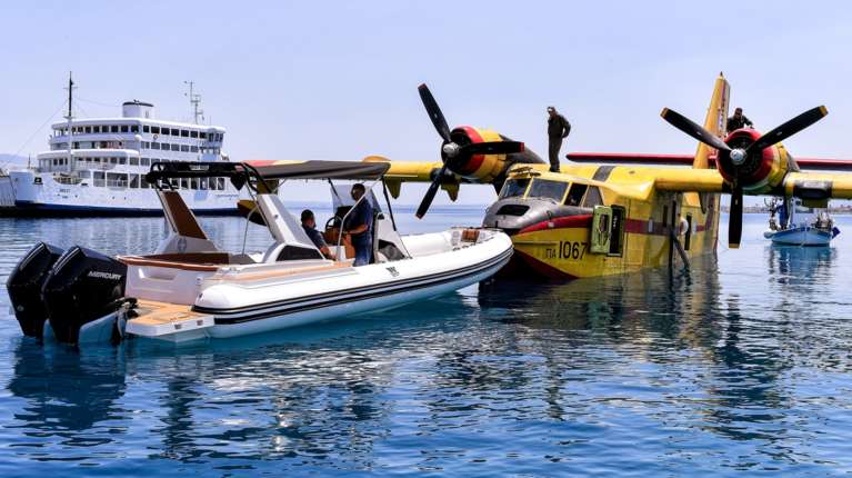 &quot;Δεν άντεξε ο κινητήρας&quot;: Γιατί προσθαλασσώθηκε στον Κορινθιακό το γερασμένο καναντέρ των 50 ετών