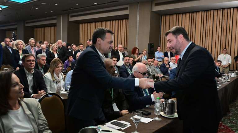 Διχασμός, εκκρεμότητες και καχυποψία στο ΠΑΣΟΚ καθ΄ οδόν για το εαρινό συνέδριο