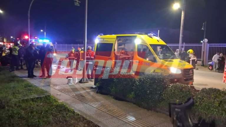 Σφοδρό τροχαίο στην Πάτρα: Νεκροί δύο νεαροί - Το ΙΧ τους εξετράπη της πορείας του και "καρφώθηκε" σε κολώνα