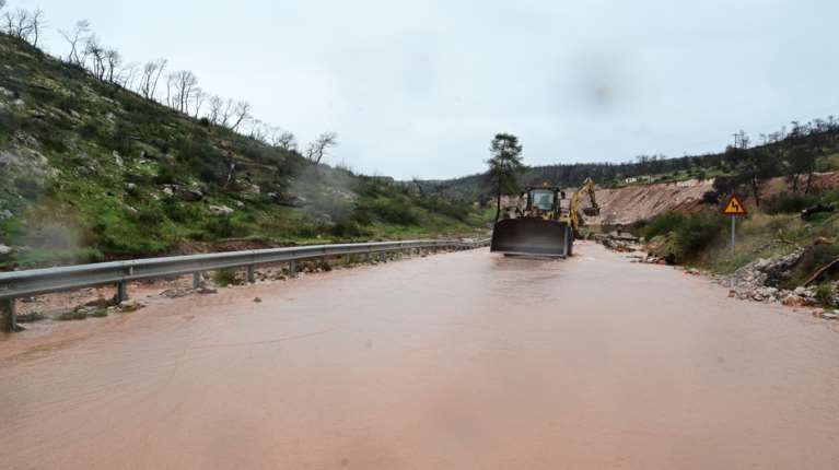Κακοκαιρία Byron: Ξεπέρασε τα 280 χιλιοστά το ύψος βροχής στην Παλαιοκούνδουρα Μάνδρας στο τριήμερο