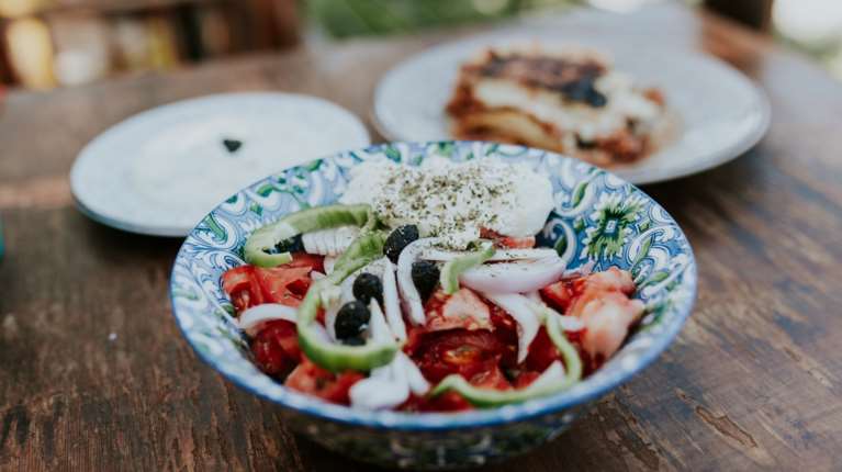Η μεσογειακή διατροφή μπορεί να μειώσει τον κίνδυνο εγκεφαλικού έως 25% - Τι δείχνει μελέτη με ελληνική υπογραφή