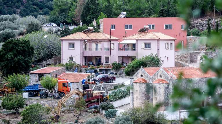 Άνοιξαν τα σχολεία στα Βορίζια - Σήμερα η απολογία των δύο κατηγορουμένων από την οικογένεια του 39χρονου θύματος