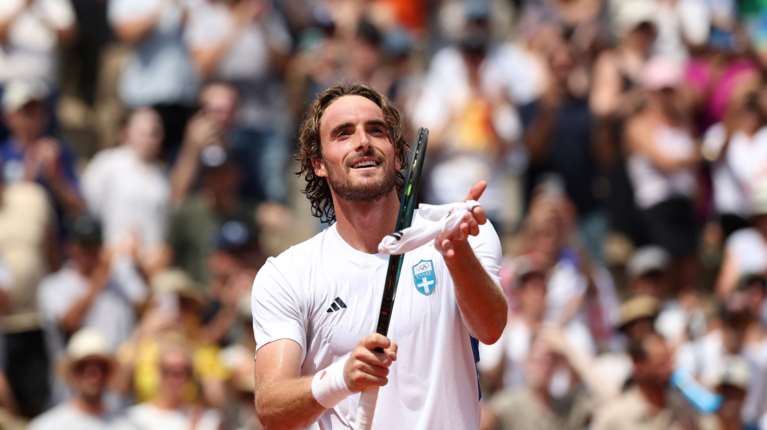 Σε... γραμμή Λατινοπούλου ο Στέφανος Τσιτσιπάς: Η ανάρτηση για την 28η Οκτωβρίου με Ιωάννη Μεταξά