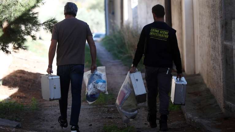 Ν. Πέραμος: Άθλιες συνθήκες διαβίωσης για τα αδέρφια - Ο ένας ζητιάνευε, τους παρείχε συσσίτιο η Πρόνοια