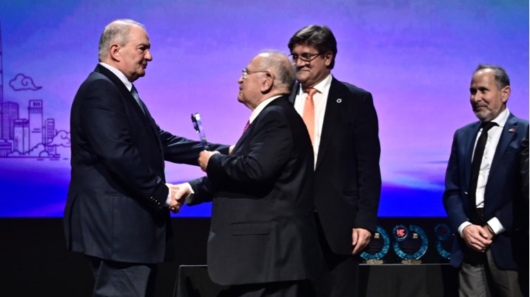 ΚΩΣΤΑΣ ΚΑΡΑΜΑΝΛΗΣ