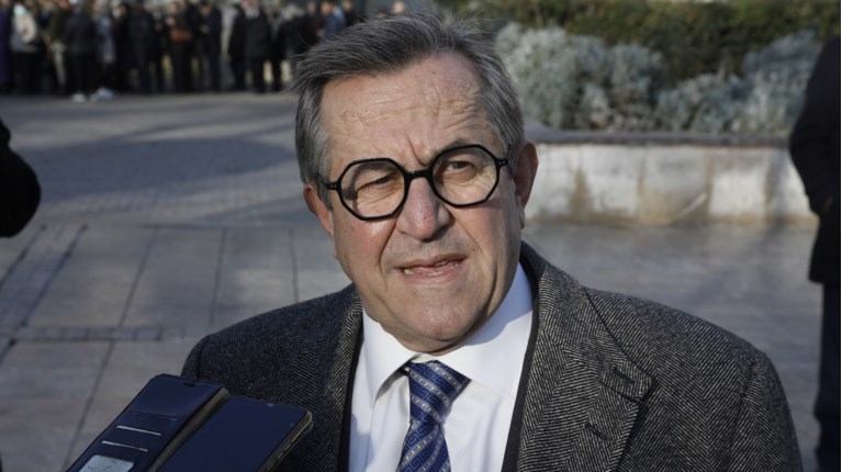 νικολοπουλοσ