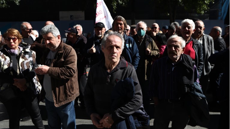 συνταξιουχοι