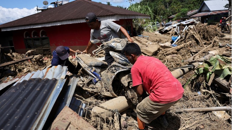 ΙΝΔΟΝΗΣΙΑ ΠΛΗΜΜΥΡΕΣ