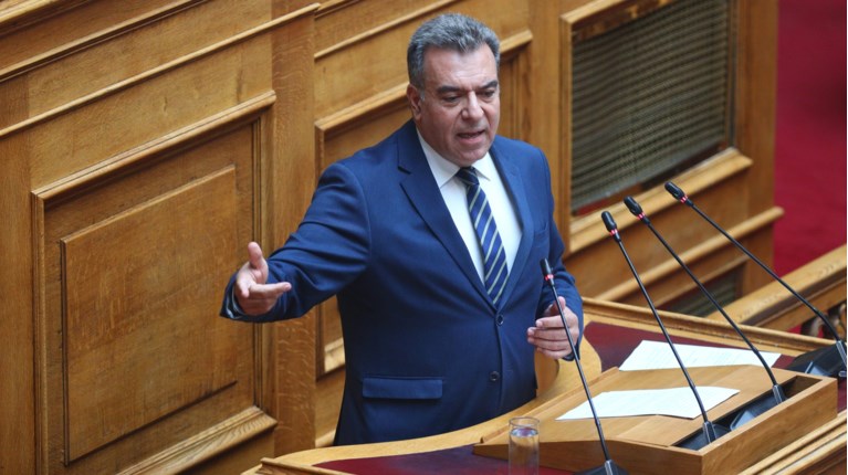 ΜΑΝΟΣ ΚΟΝΣΟΛΑΣ