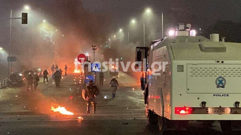 Υπ. Παιδείας για  επεισόδια ΑΠΘ: "Διορία 48 ωρών για εξηγήσεις, οι ευθύνες θα αποδοθούν" - Ελεύθεροι και οι 313 προσαχθέντες