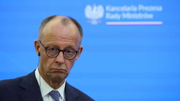 Μήνυμα Μερτς σε ΗΠΑ: Για τις υποθέσεις μας αποφασίζουμε εμείς κι όχι μια αμερικανική κυβέρνηση