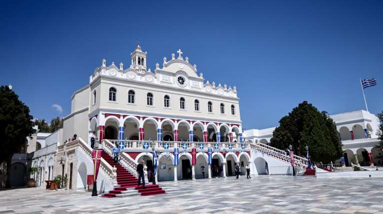 Τήνος: Με λαμπρότητα ο εορτασμός της Κοίμησης της Θεοτόκου [βίντεο]