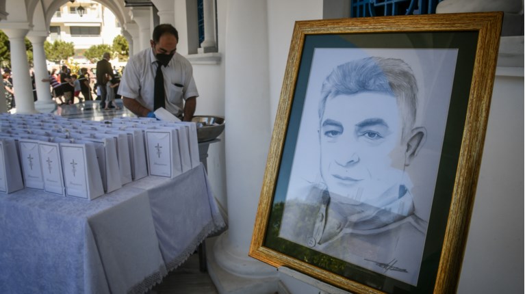 μνημοσυνο Καραιβάζ