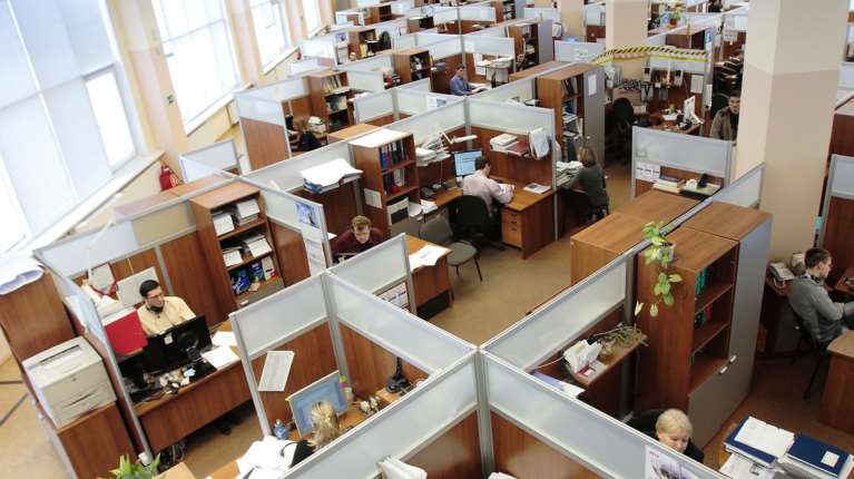 Άλλον μισθό ο 25άρης και άλλο ο 30άρης με τη μισθοδοσία του Ιανουαρίου - Παραδείγματα με τις νέες αυξήσεις