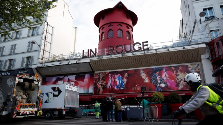 MOULIN ROUGE