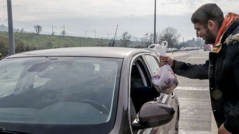 Αμετακίνητοι οι αγρότες στα μπλόκα: Κλείνουν τη Δευτέρα τις σήραγγες των Τεμπών για τα φορτηγά