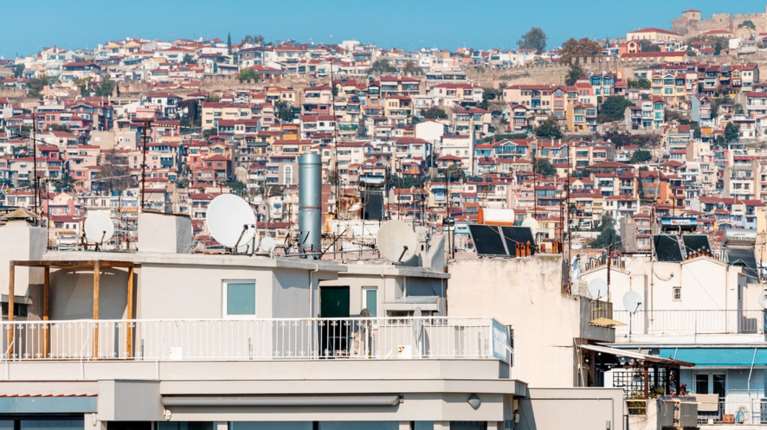 Εκπτωση φόρου έως 16.000 ευρώ για ανακαίνιση ακινήτων: Επεκτείνεται ως το τέλος του 2026 - Τι πρέπει να ξέρουμε