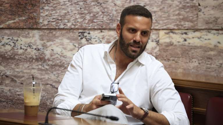 Προκλητικός ο Παππάς για τον ξυλοδαρμό δημοσιογράφου: "Δεν θα αναλύσω σε ποια κατάσταση ήταν - Αντέδρασα λάθος"