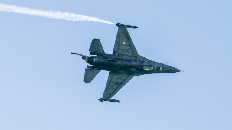 f 16