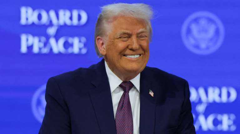 Ανάλυση Reuters: Ο Τραμπ διέβη τον Ρουβίκωνα, οι Ευρωπαίοι ηγέτες αλλάζουν στάση απέναντι στο αμερικανικό bullying