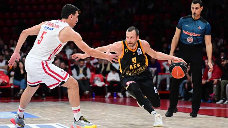 &quot;Τα χρειάστηκε&quot; ο Ολυμπιακός απέναντι στη &quot;μισή&quot; ΑΕΚ, αλλά πήρε τη νίκη με 100-93