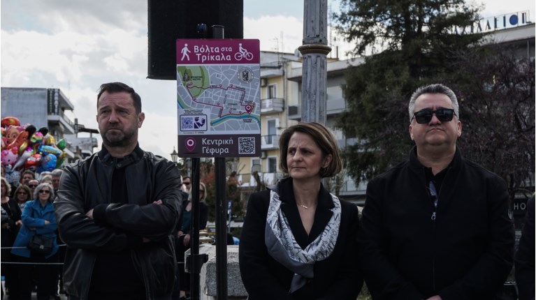 ΑΔΕΡΦΙΑ ΠΛΑΚΙΑ
