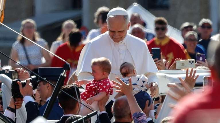 Live η τελετή ενθρόνισης του πάπα Λέοντα του ΙΔ’ στο Βατικανό - Παρουσία ξένων ηγετών και 250.000 χιλιάδων πιστών