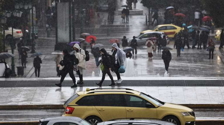 Εκτακτο δελτίο ΕΜΥ: 48ωρη διπλή κακοκαιρία από απόψε με ισχυρές καταιγίδες και θυελλώδεις ανέμους