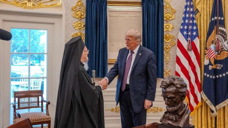 Συνάντηση Τραμπ με τον Πατριάρχη Βαρθολομαίο στον Λευκό Οίκο - Τι συζήτησαν