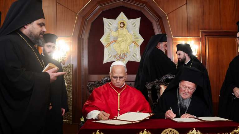 Κοινό Πάσχα: Με μηνύματα υπέρ της ενότητας των Χριστιανών και της ειρήνης η Κοινή Διακήρυξη Βαρθολομαίου και Λέοντος