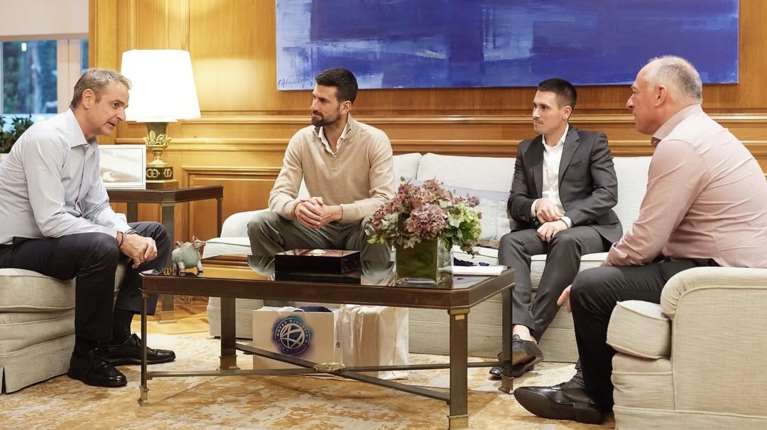 Συνάντηση Μητσοτάκη με Τζόκοβιτς για το &quot;πώς θα ανεβάσουμε το ελληνικό τένις ακόμα πιο ψηλά&quot;
