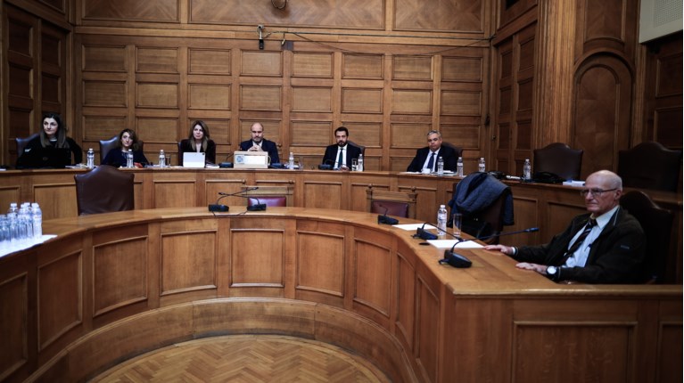 Εξεταστική για τα Τέμπη