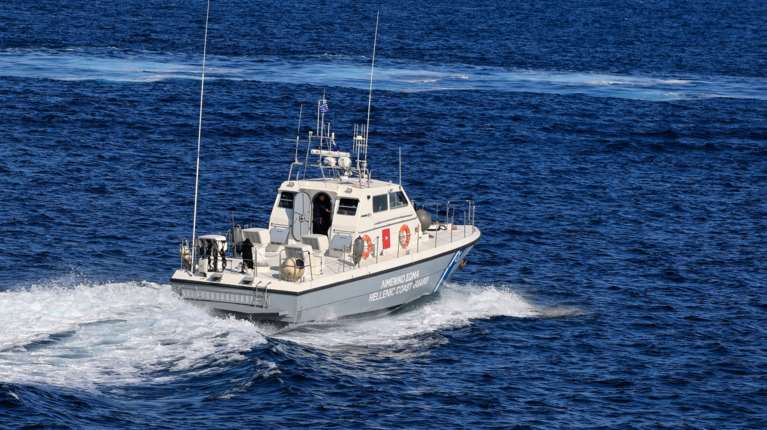Ναυάγιο με μετανάστες στη Λέσβο - Χωρίς τις αισθήσεις τους ανασύρθηκαν 4 άτομα
