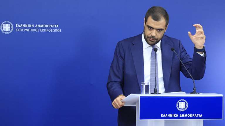 Επεισόδιο Μαρινάκη με δημοσιογράφο για τη νεκρή στην Αίγινα: &quot;Μη λαϊκίζετε, κύριε - Αυτό το παιχνίδι να το παίξετε αλλού&quot;