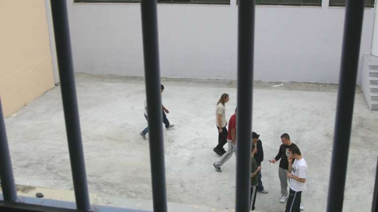 DW: Δεν υπάρχουν κρατικές δομές για κακοποιημένα παιδιά στην Ελλάδα