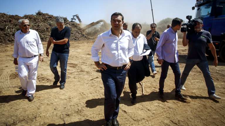 Συγγενείς θυμάτων στο Μάτι κατά Τσίπρα: Δεν ανεχόμαστε τη χρήση της τραγωδίας για προσωπική αποκατάσταση