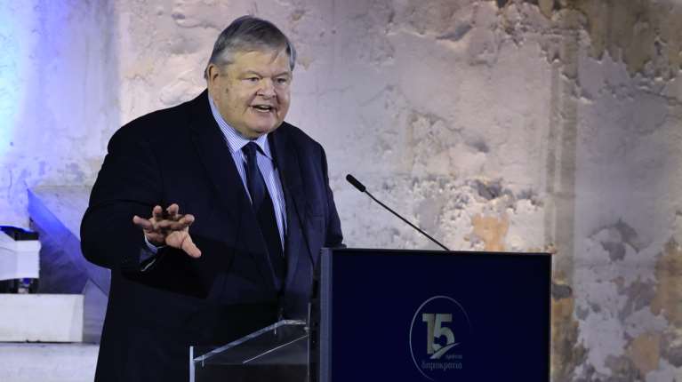 Γιατί ειδικά ο Ευάγγελος Βενιζέλος ενόχλησε το Μέγαρο Μαξίμου - Περισσότερο από την παρέμβαση Καραμανλή