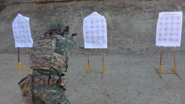 Ρόδος: Τραυματισμός καταδρομέα κατά τη διάρκεια άσκησης - Χειρουργήθηκε στο νοσοκομείο