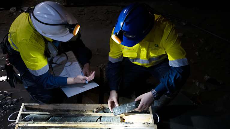 Στο μεταλλευτικό έργο των Σκουριών, τα δικά σου χέρια είναι χρήσιμα