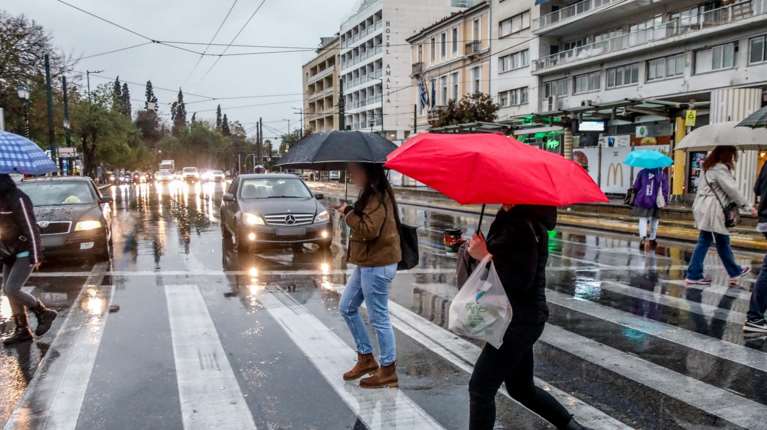 Κακοκαιρία: Ισχυρές καταιγίδες και χιόνια, νέα βροχόπτωση στην Αττική - Ποιες περιοχές θα "χτυπηθούν" τις επόμενες ώρες
