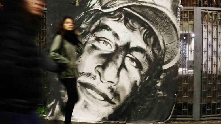 Γκαμπριέλε Σάντρι: Η δολοφονία του οπαδού της Λάτσιο από σφαίρα αστυνομικού που συγκλόνισε την Ιταλία [εικόνες]