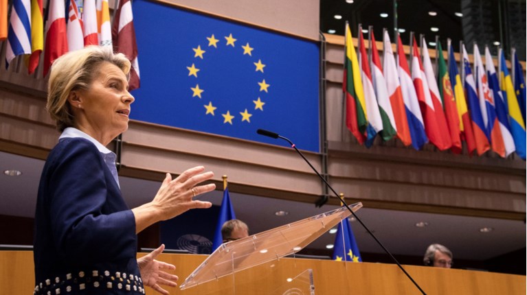 φον ντερ Λαιεν