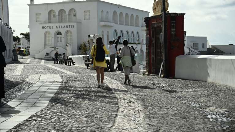 Ειδικό αφιέρωμα σε &quot;μαγικό&quot; νησί του Αιγαίου από το περιοδικό Désirs de Voyages