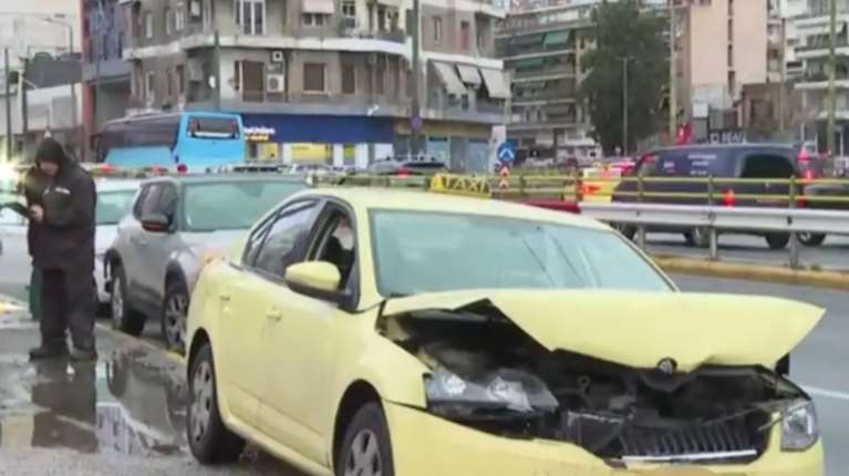 Καραμπόλα 5 οχημάτων στη Συγγρού στο ρεύμα προς Πειραιά