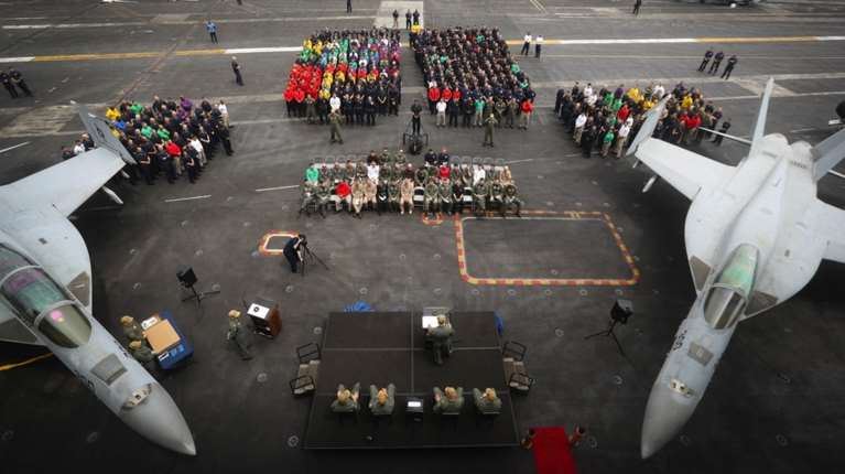 Στη Μ. Ανατολή κατέπλευσε αμερικανικό αεροπλανοφόρο - Ο Τραμπ εκτιμά πως το Ιράν θέλει συμφωνία