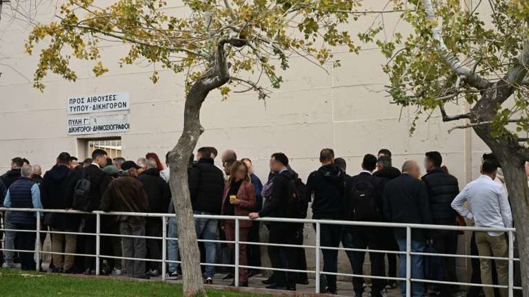 ​Δίκη Λυγγερίδη: Ένσταση από τους συνηγόρους - &quot;Ακατάλληλη η αίθουσα στις φυλακές Κορυδαλλού&quot; [βίντεο]