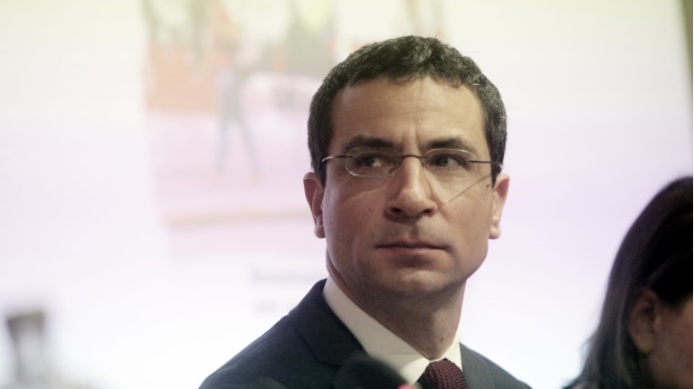 Πιπίνης