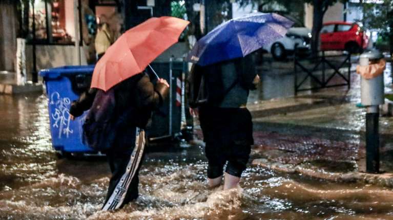 Κακοκαιρία... δύο δόσεων σε 48 ώρες: Πού θα ξεσπάσουν ισχυρές βροχές, καταιγίδες και θυελλώδεις άνεμοι