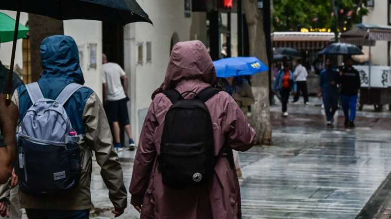 Καιρός: Χωρισμένη στα δύο η χώρα - Πού θα έχει ήλιο και πού έντονες βροχοπτώσεις